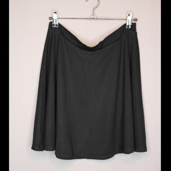 Charlotte Russe Black Skater Skirt - Picture 1 of 3